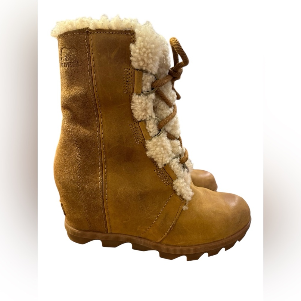 Sorel Joan of Arctic Wedge Shearling Ankle Boot Bootie size 7.5 Women Tan